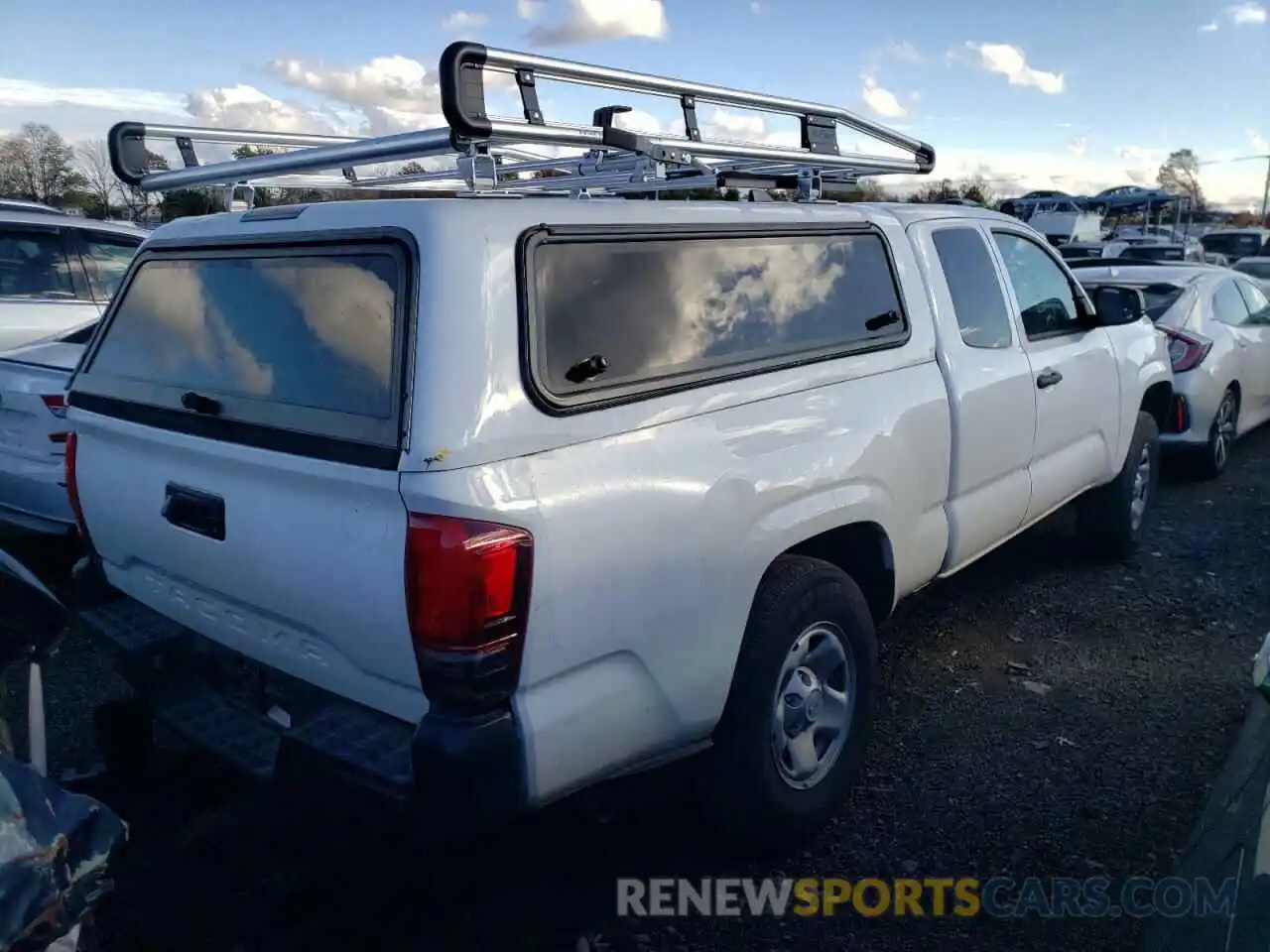 4 Photograph of a damaged car 5TFRX5GN9LX170516 TOYOTA TACOMA 2020