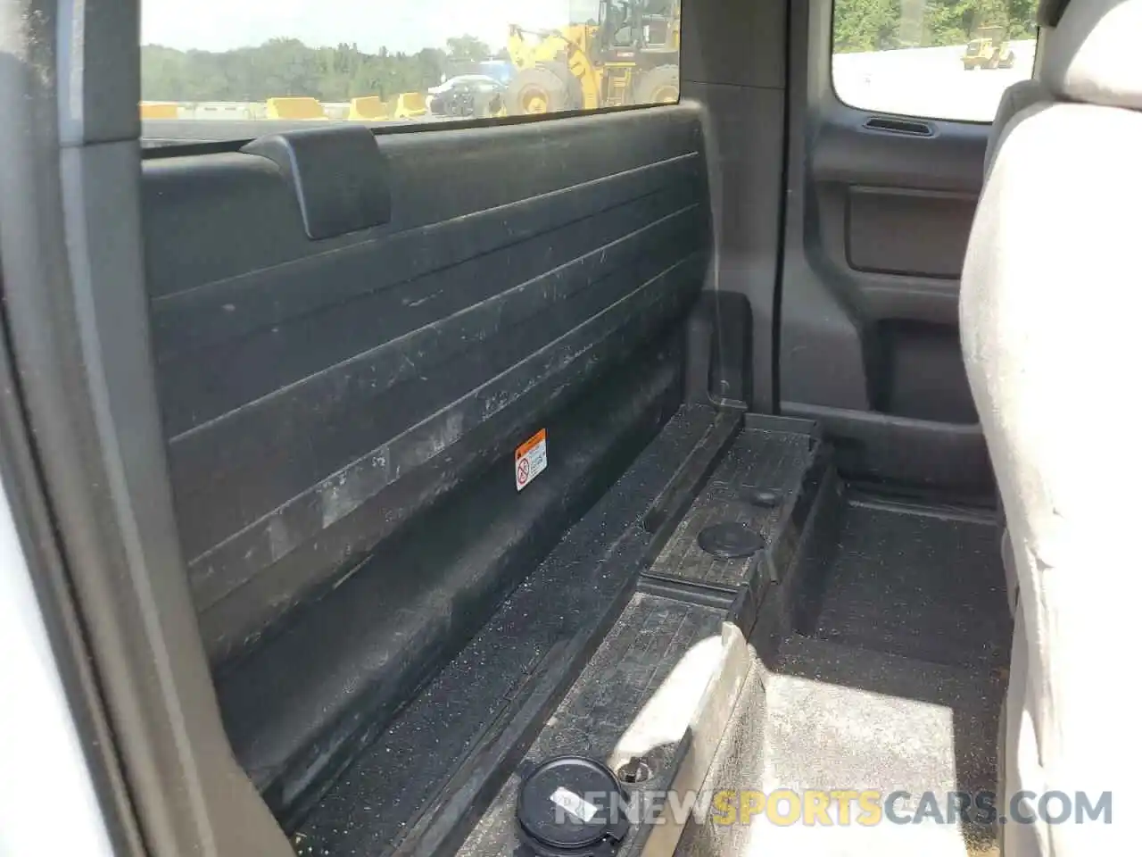 6 Photograph of a damaged car 5TFRX5GN9LX173710 TOYOTA TACOMA 2020