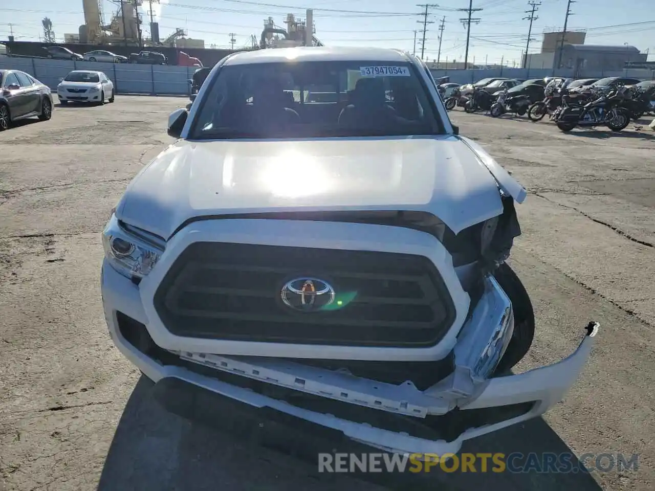 5 Photograph of a damaged car 5TFRX5GN9LX178261 TOYOTA TACOMA 2020