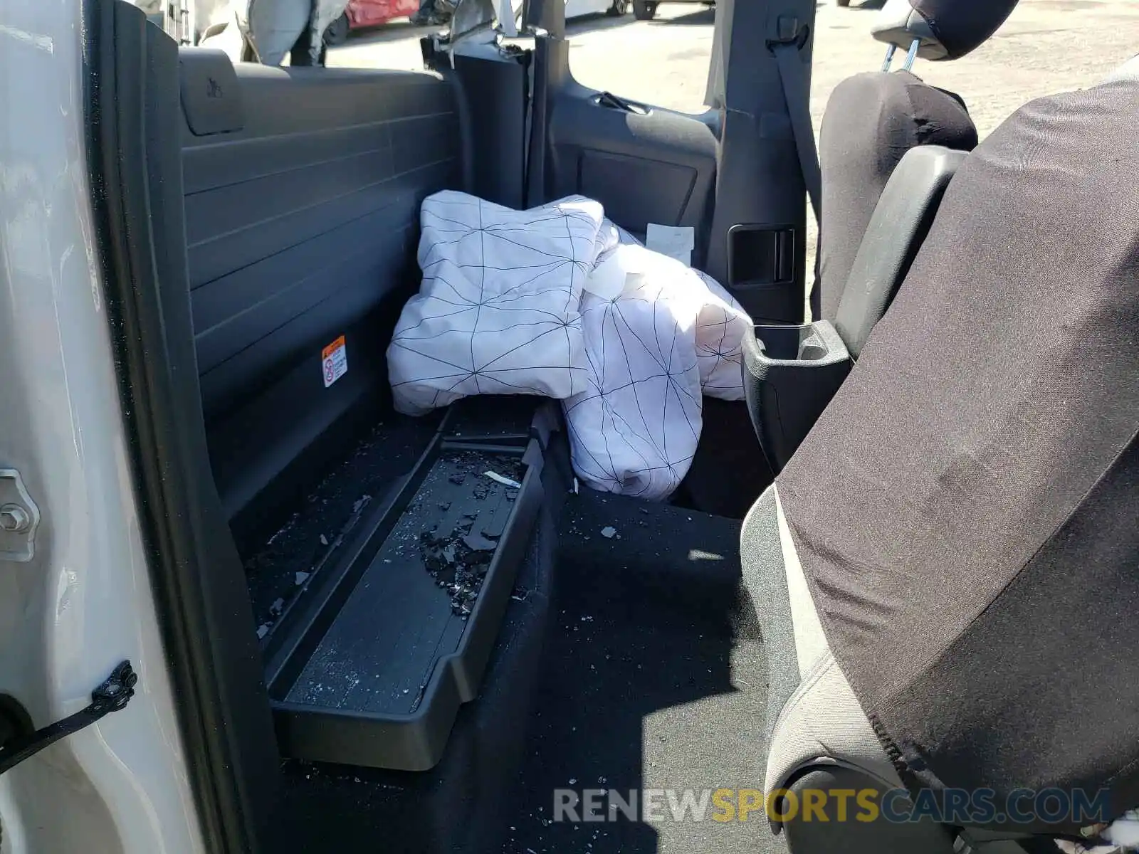 6 Photograph of a damaged car 5TFRX5GNXLX169164 TOYOTA TACOMA 2020