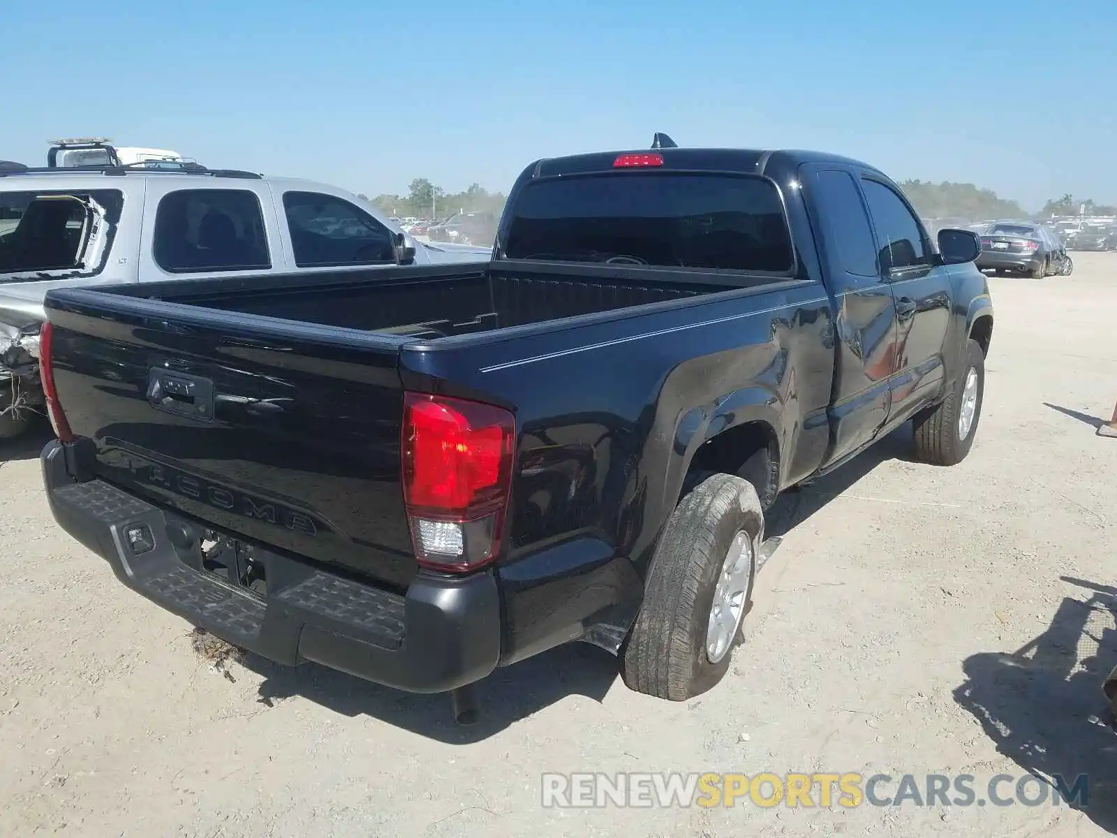 4 Photograph of a damaged car 5TFRX5GNXLX171013 TOYOTA TACOMA 2020