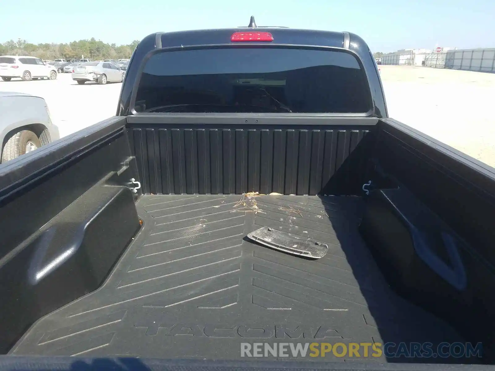 9 Photograph of a damaged car 5TFRX5GNXLX171013 TOYOTA TACOMA 2020