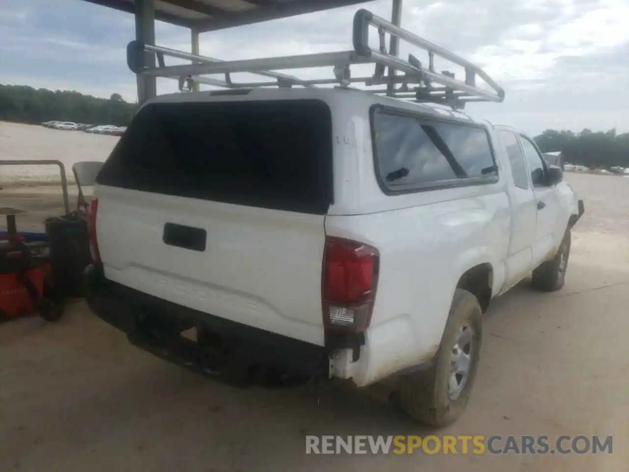 4 Photograph of a damaged car 5TFRX5GNXLX171755 TOYOTA TACOMA 2020