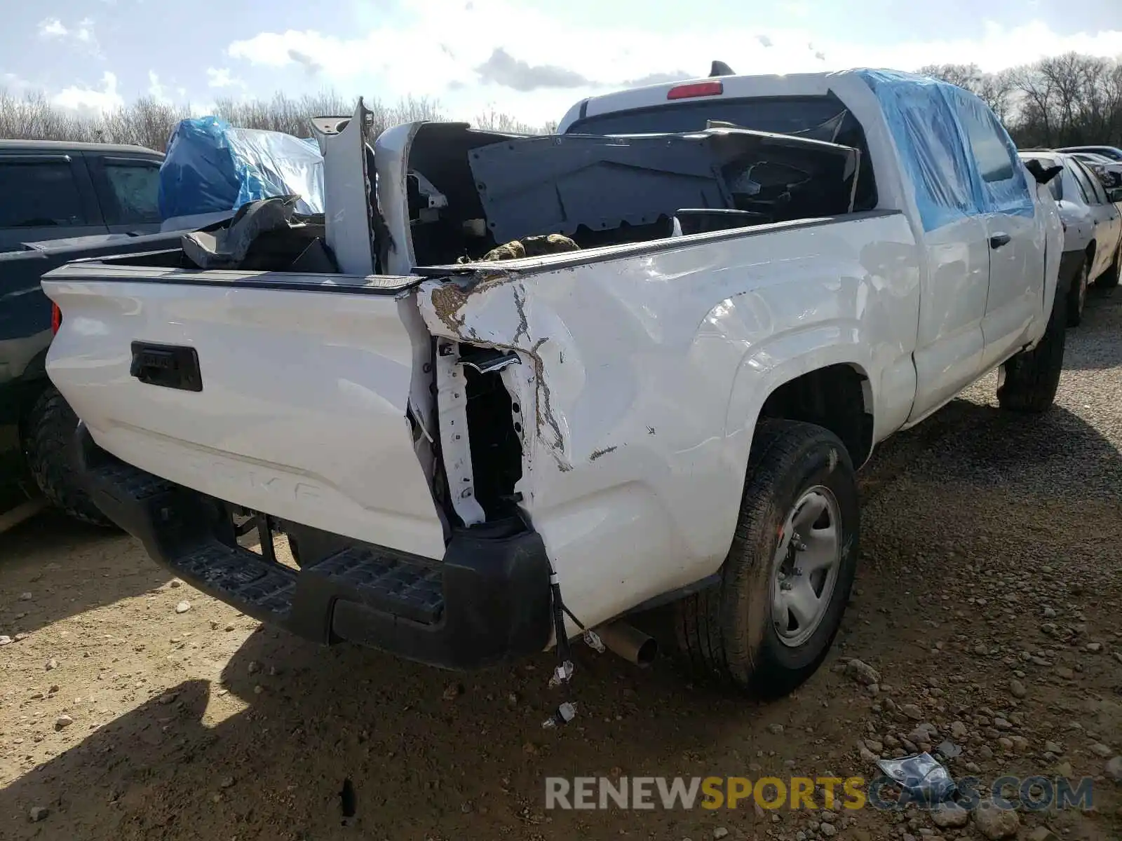 4 Photograph of a damaged car 5TFRX5GNXLX182223 TOYOTA TACOMA 2020