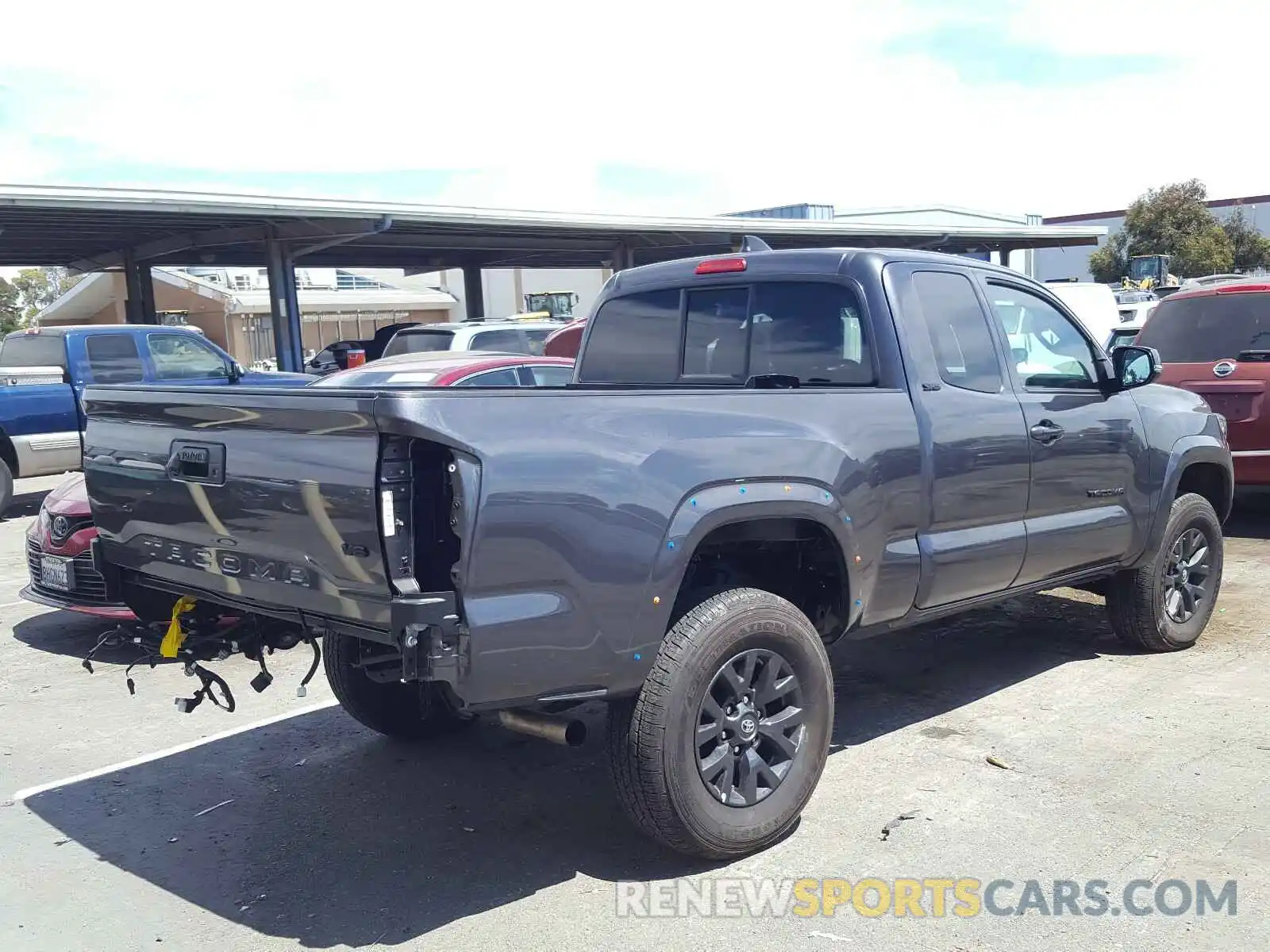 4 Photograph of a damaged car 5TFRZ5CN3LX087647 TOYOTA TACOMA 2020