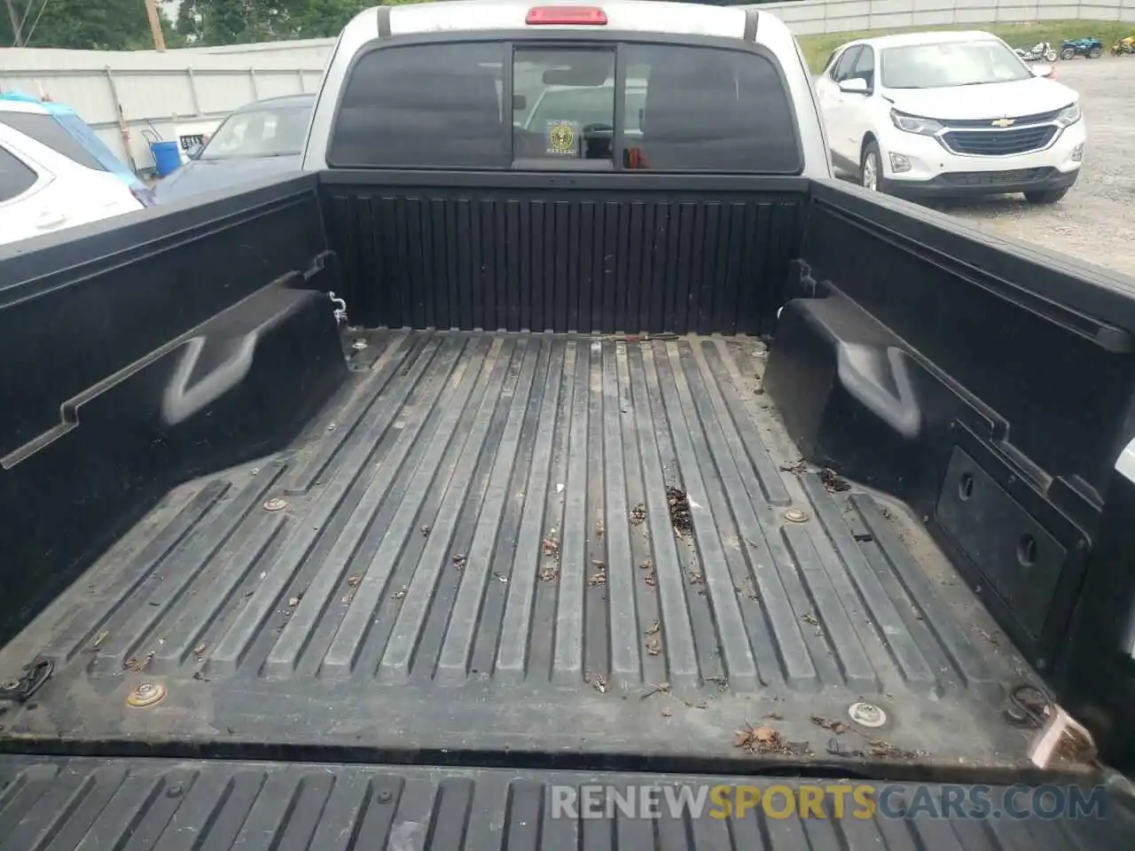 6 Photograph of a damaged car 5TFRZ5CN6LX090221 TOYOTA TACOMA 2020