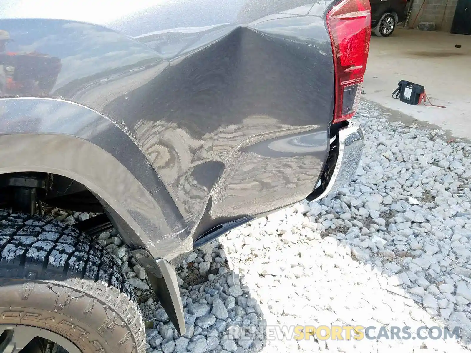 9 Photograph of a damaged car 5TFRZ5CN8LX088096 TOYOTA TACOMA 2020