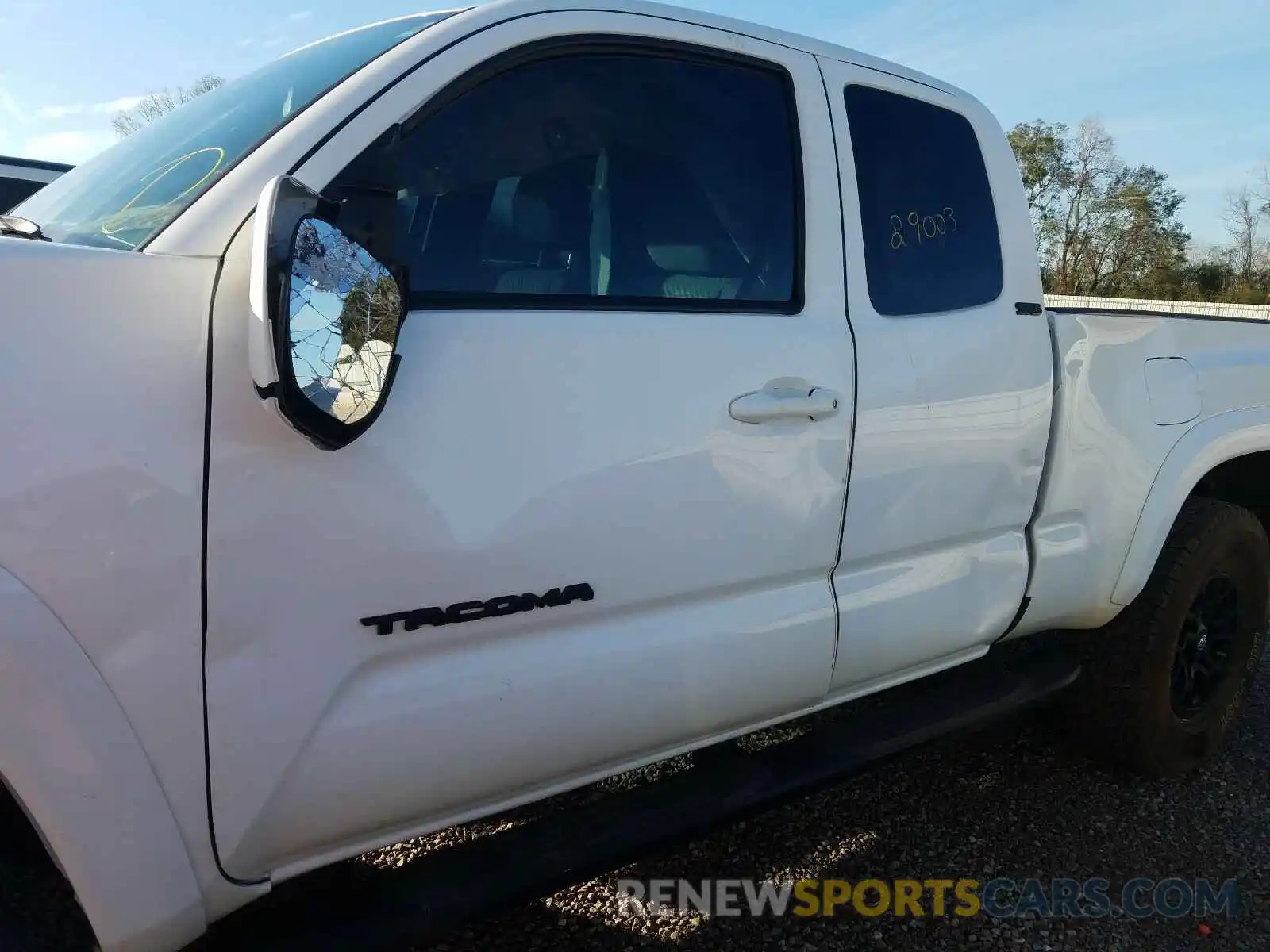 9 Photograph of a damaged car 5TFRZ5CN8LX088101 TOYOTA TACOMA 2020