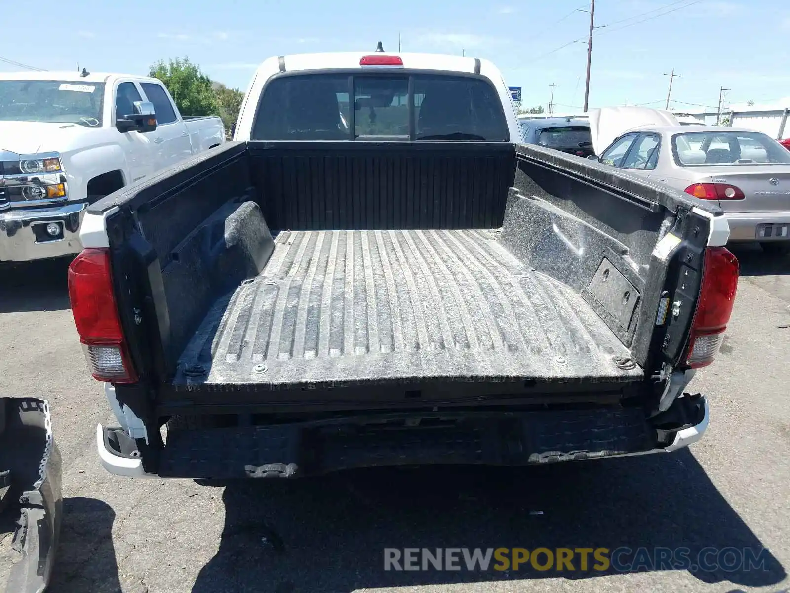 6 Photograph of a damaged car 5TFRZ5CN8LX089250 TOYOTA TACOMA 2020