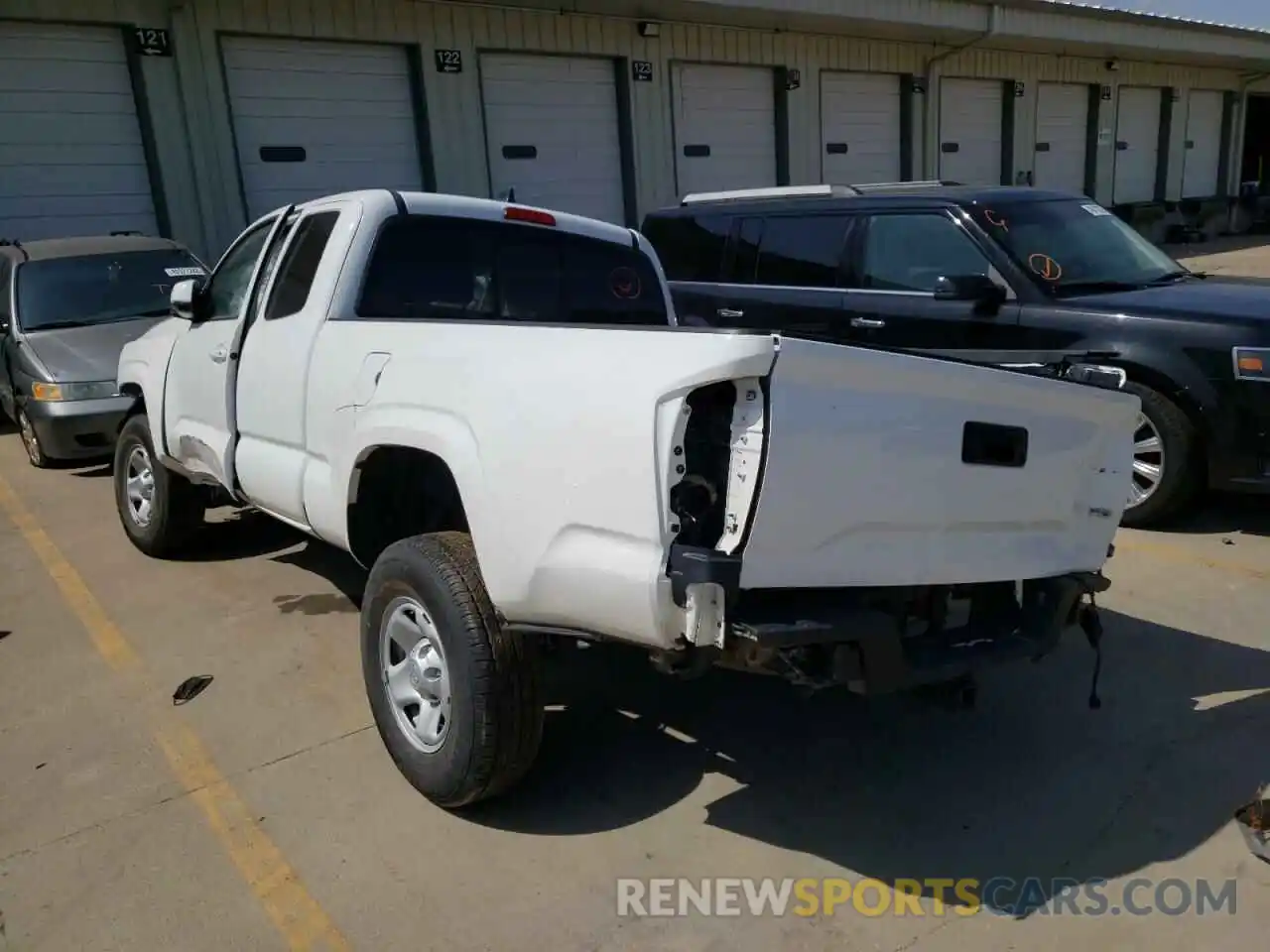 3 Photograph of a damaged car 5TFRZ5CN8LX090284 TOYOTA TACOMA 2020