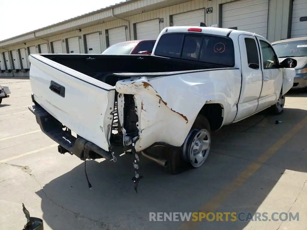 4 Photograph of a damaged car 5TFRZ5CN8LX090284 TOYOTA TACOMA 2020