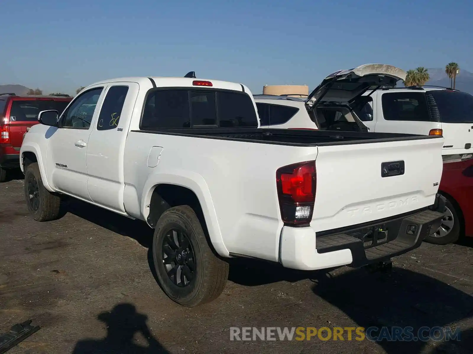 3 Photograph of a damaged car 5TFRZ5CNXLX089833 TOYOTA TACOMA 2020