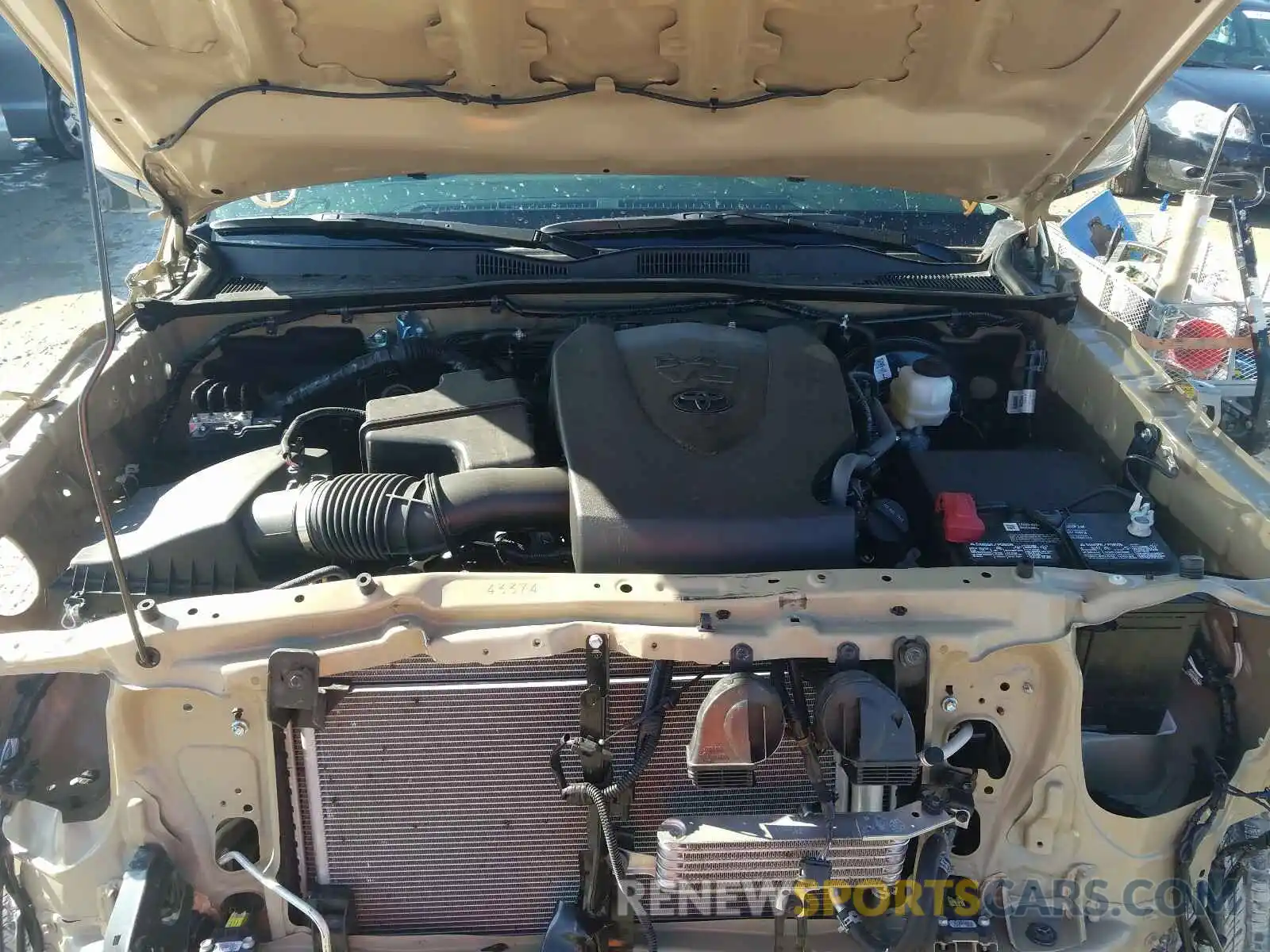 7 Photograph of a damaged car 5TFRZ5CNXLX092330 TOYOTA TACOMA 2020