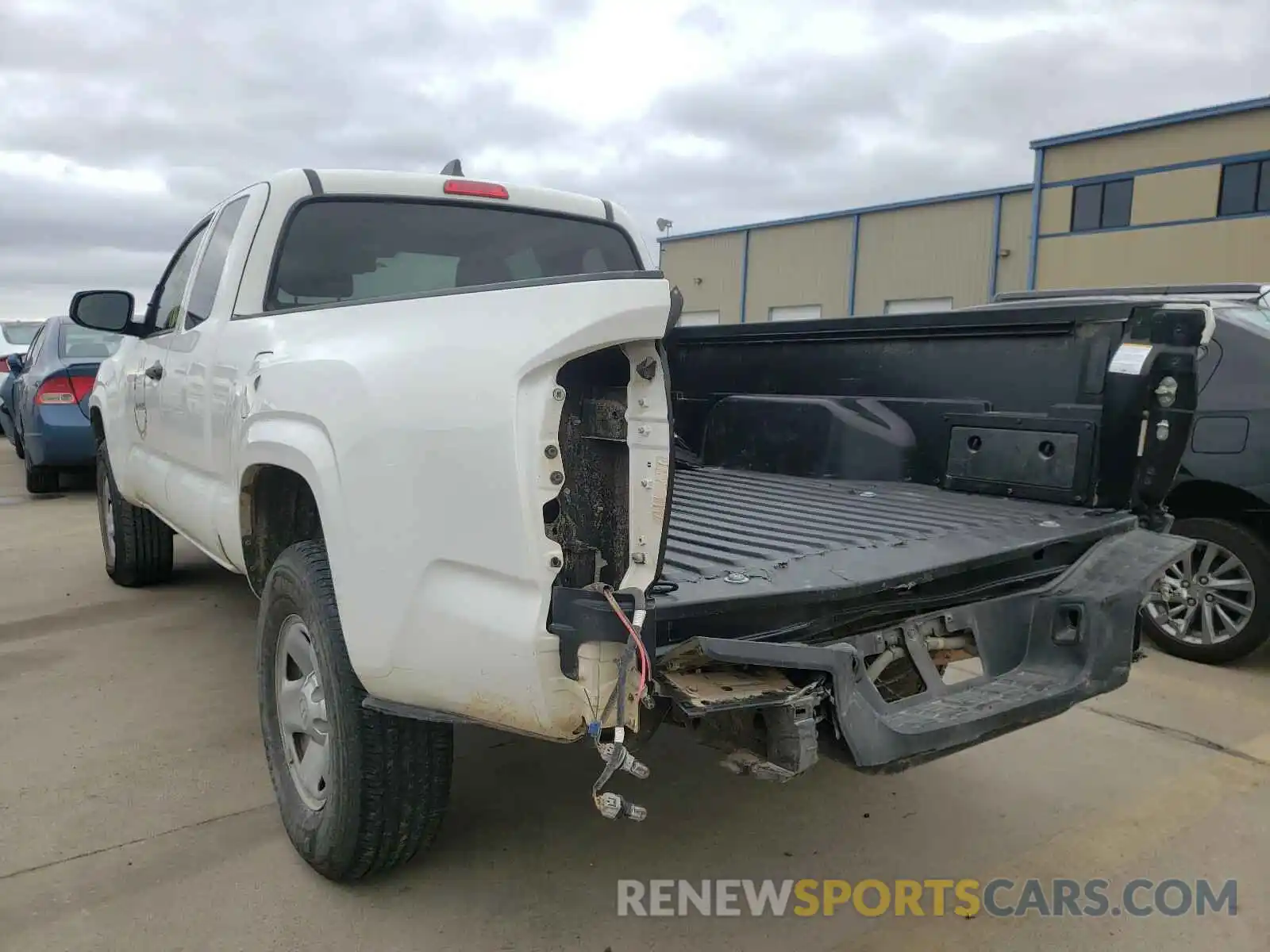 3 Photograph of a damaged car 5TFSX5EN0LX071393 TOYOTA TACOMA 2020