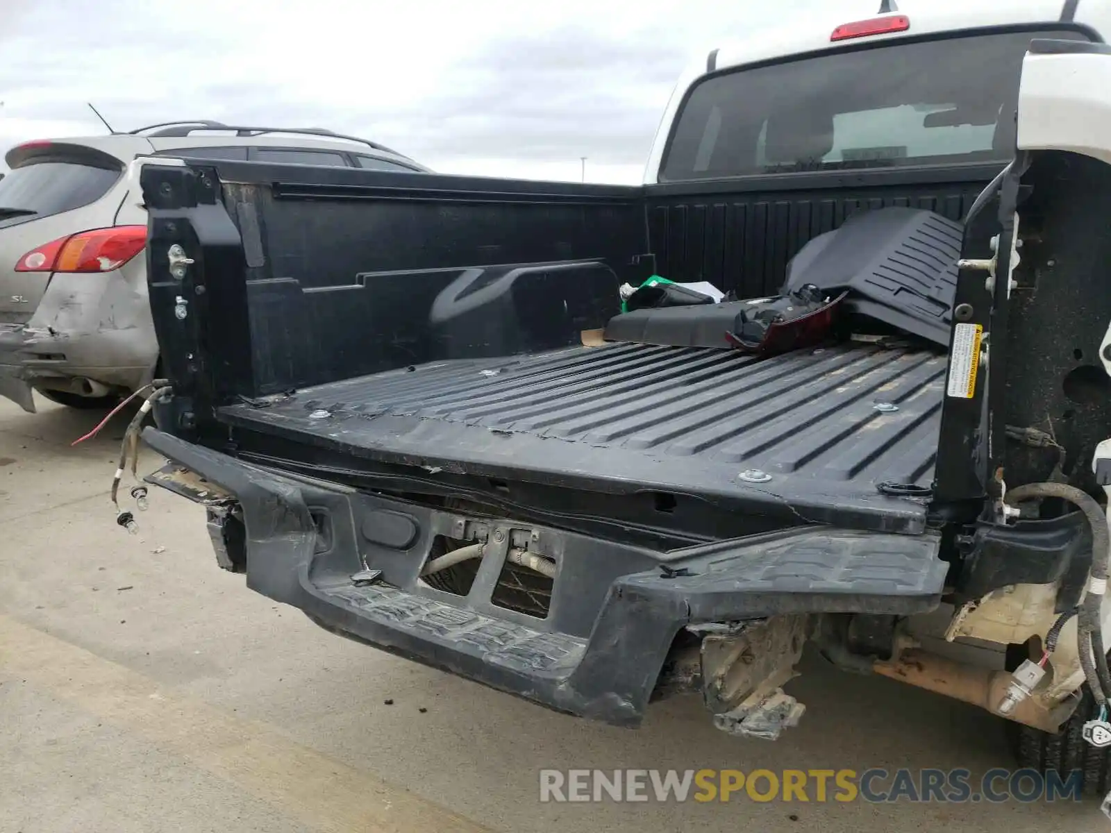 9 Photograph of a damaged car 5TFSX5EN0LX071393 TOYOTA TACOMA 2020