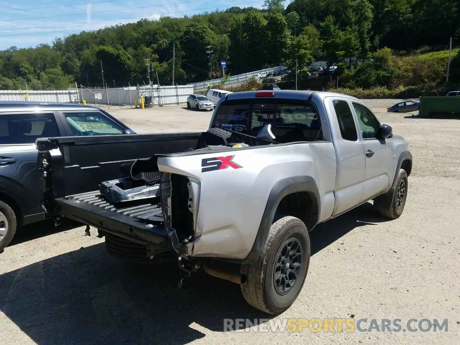 4 Photograph of a damaged car 5TFSX5EN2LX072027 TOYOTA TACOMA 2020