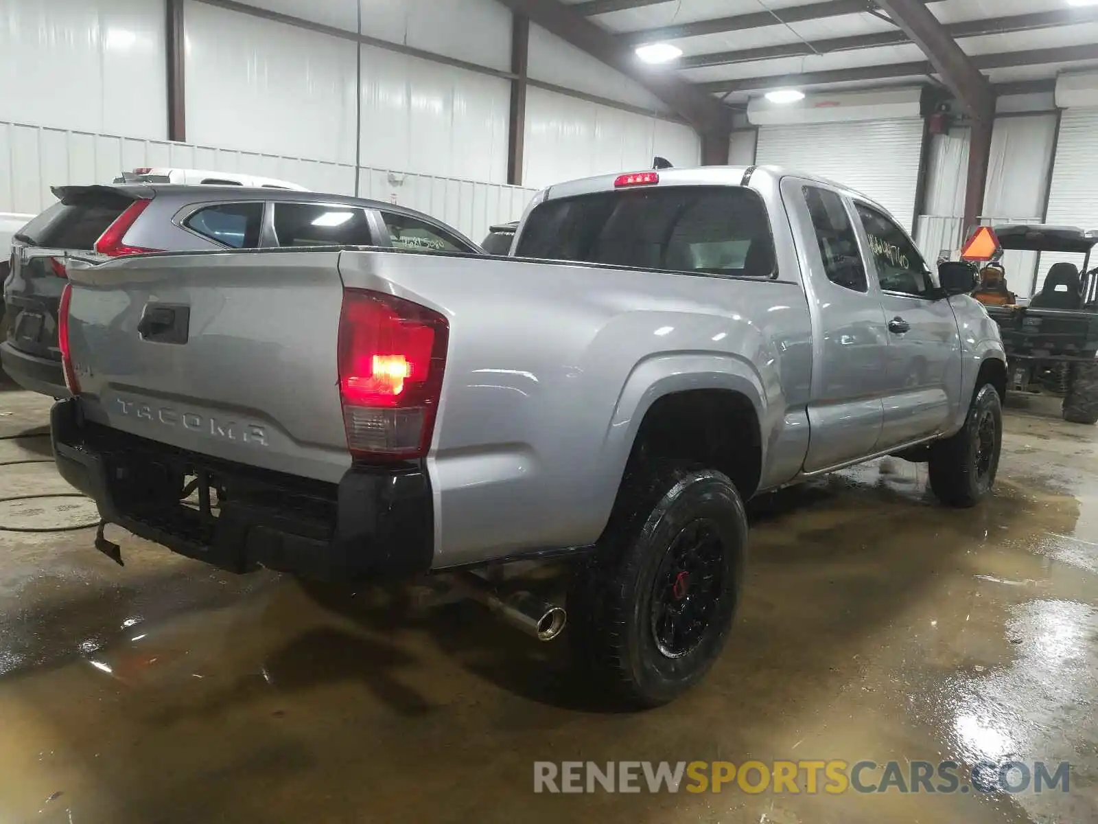 4 Photograph of a damaged car 5TFSX5EN4LX071736 TOYOTA TACOMA 2020