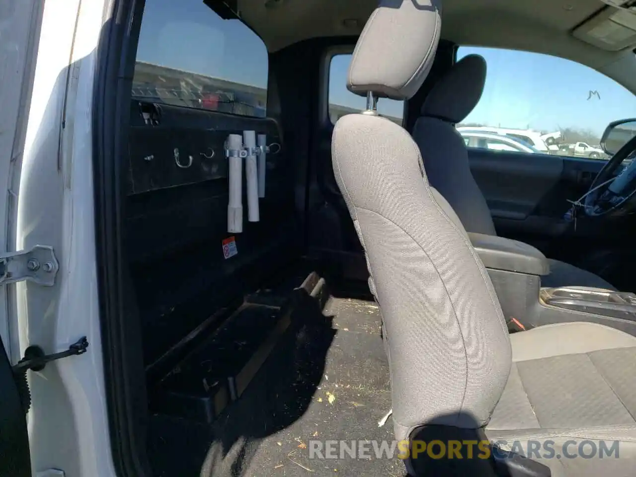 10 Photograph of a damaged car 5TFSX5EN6LX071303 TOYOTA TACOMA 2020