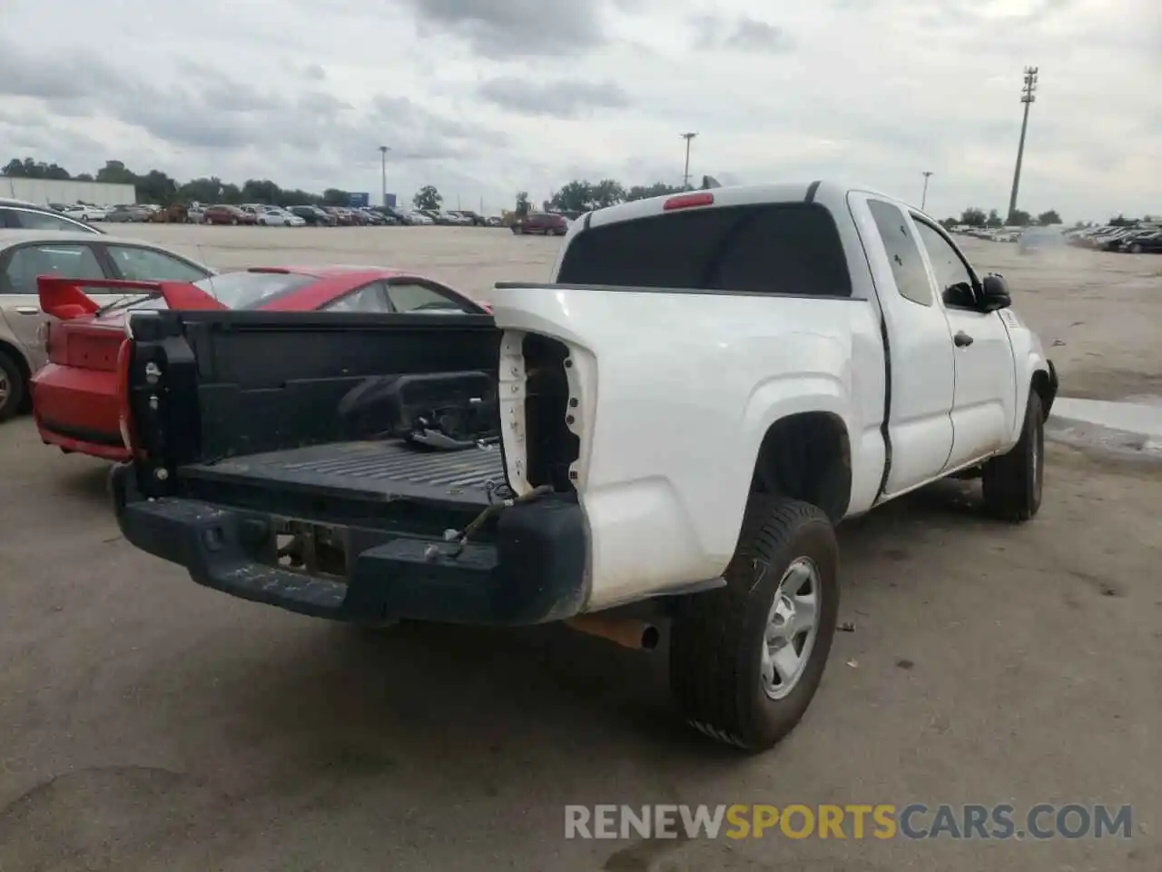 4 Photograph of a damaged car 5TFSX5EN8LX073005 TOYOTA TACOMA 2020