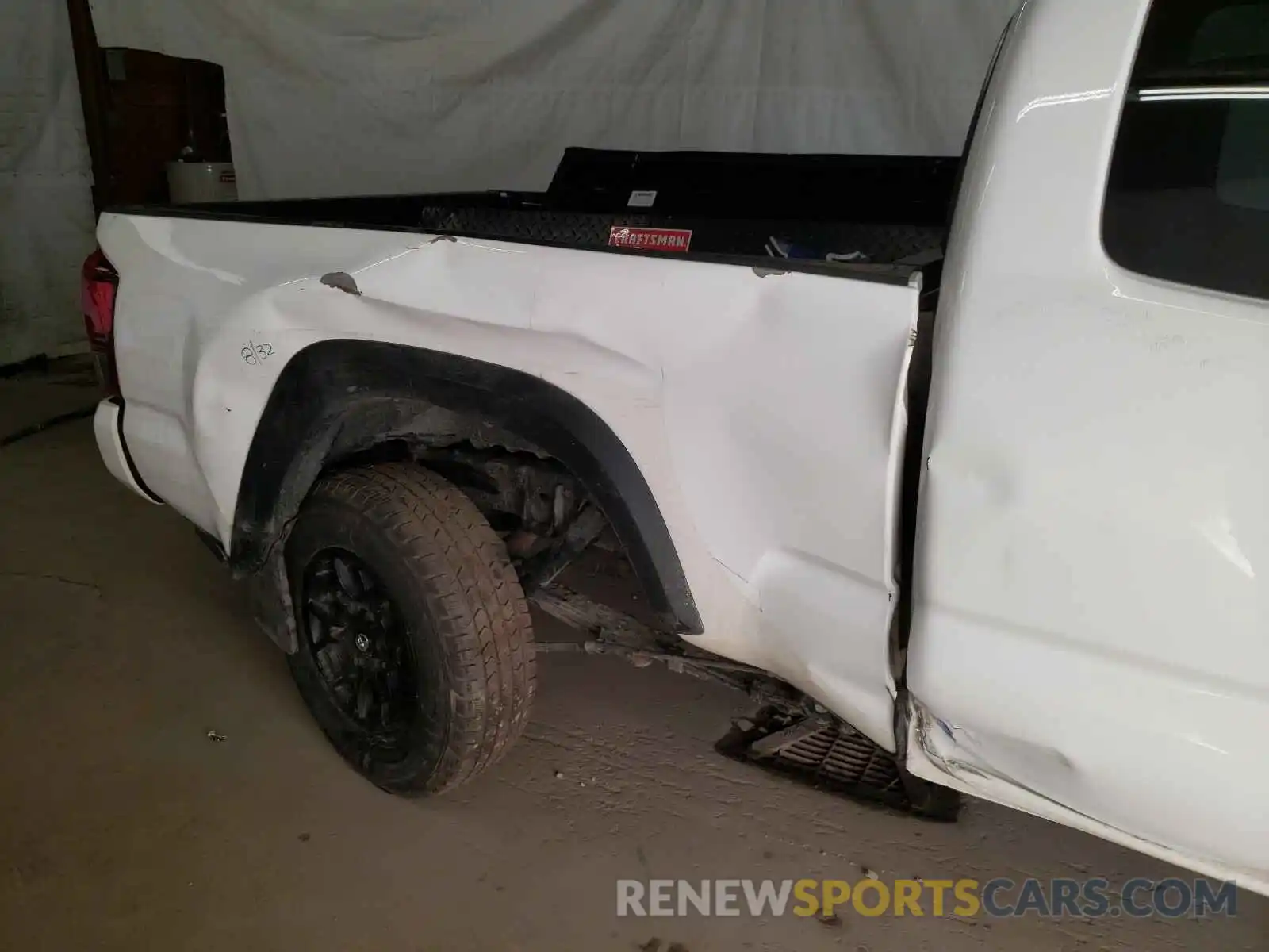 9 Photograph of a damaged car 5TFSX5ENXLX072647 TOYOTA TACOMA 2020