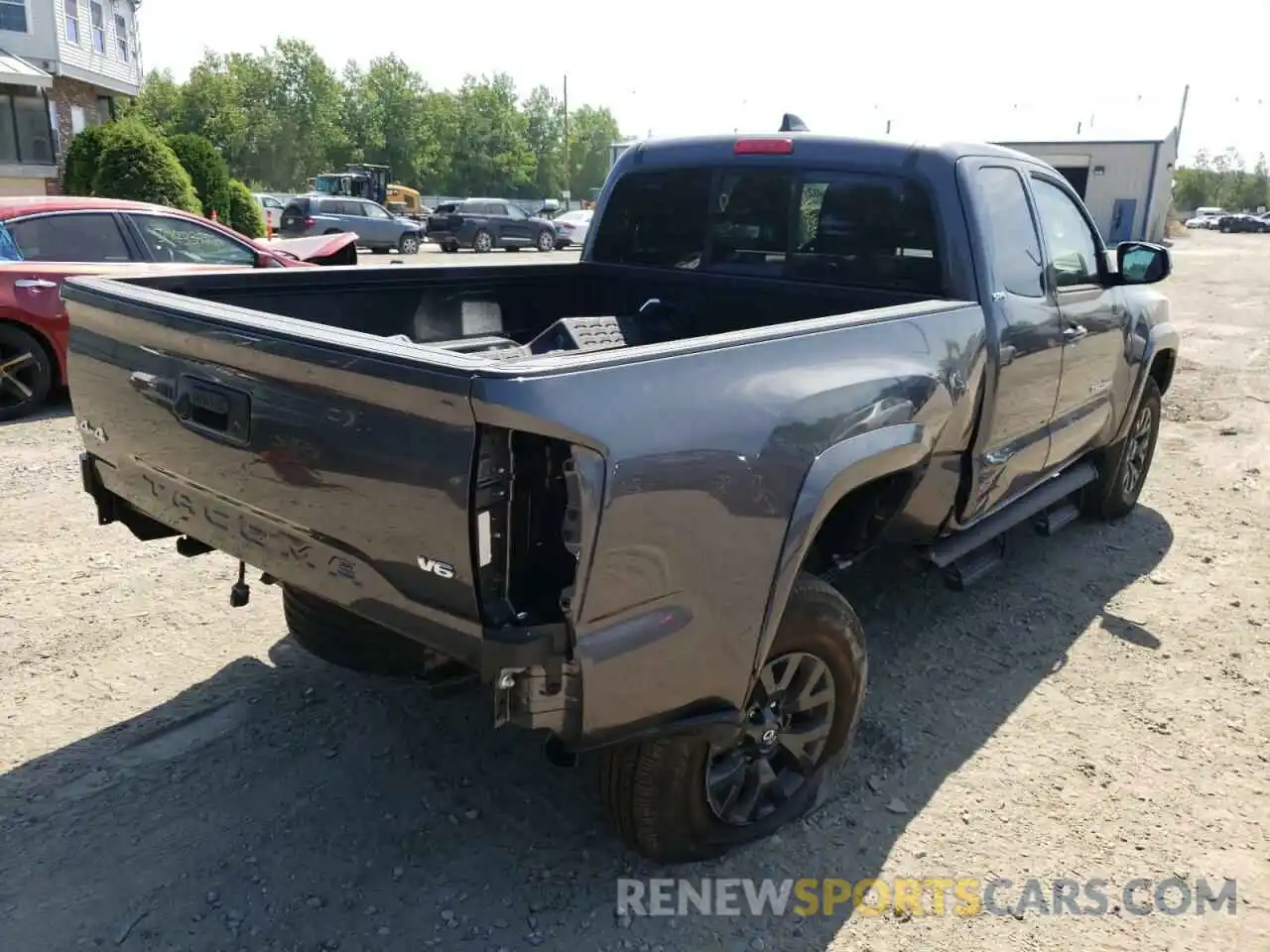 4 Photograph of a damaged car 5TFSZ5AN0LX214276 TOYOTA TACOMA 2020