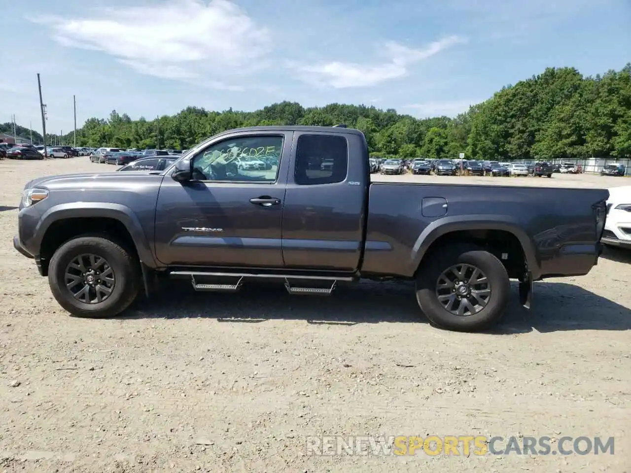 9 Photograph of a damaged car 5TFSZ5AN0LX214276 TOYOTA TACOMA 2020