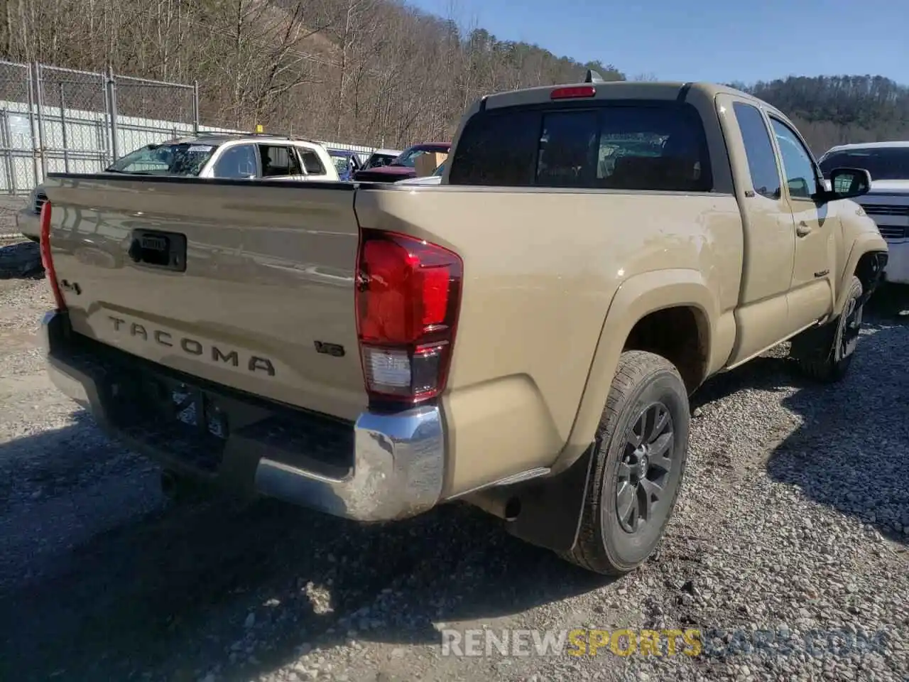 4 Photograph of a damaged car 5TFSZ5AN0LX217744 TOYOTA TACOMA 2020