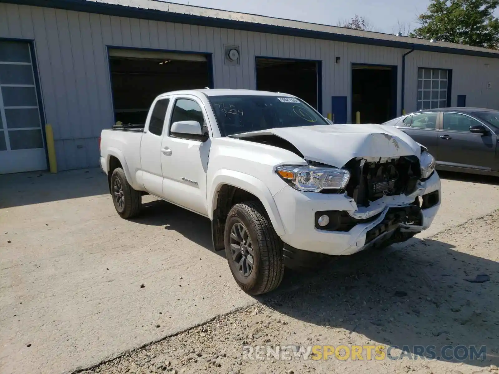 1 Photograph of a damaged car 5TFSZ5AN0LX218988 TOYOTA TACOMA 2020