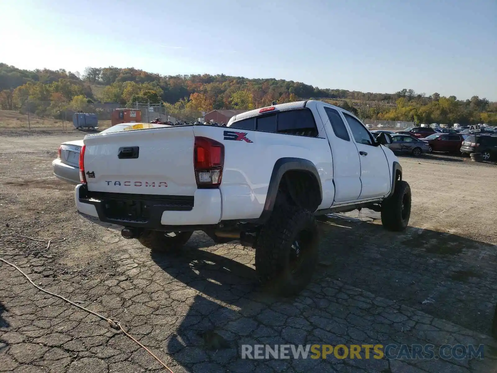 4 Фотография поврежденного автомобиля 5TFSZ5AN5LX218050 TOYOTA TACOMA 2020