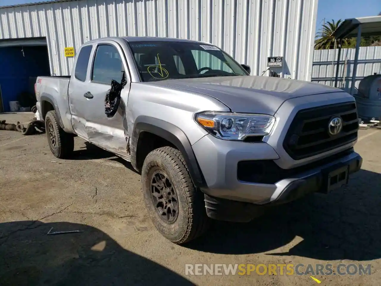 1 Photograph of a damaged car 5TFSZ5AN5LX218811 TOYOTA TACOMA 2020