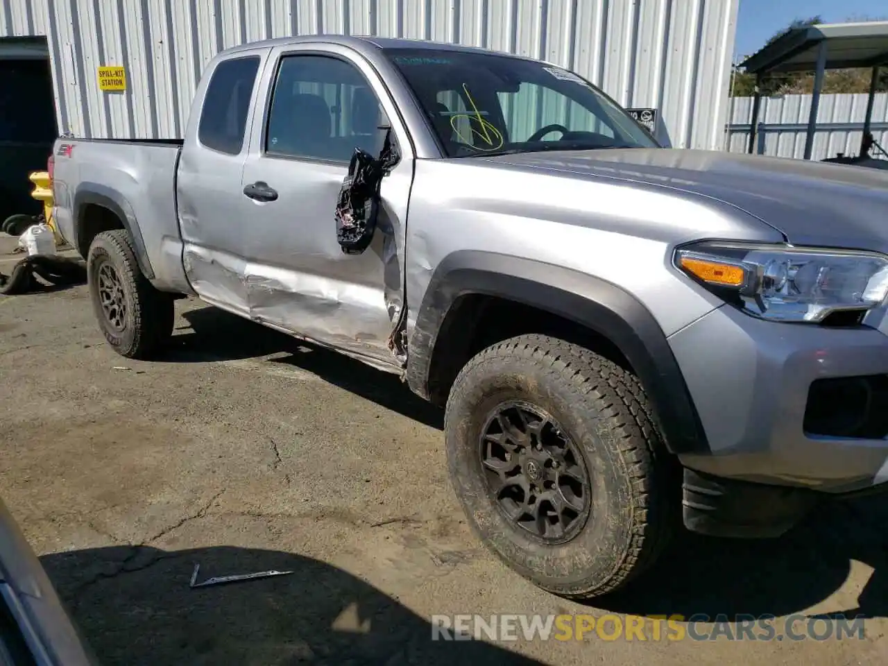 9 Photograph of a damaged car 5TFSZ5AN5LX218811 TOYOTA TACOMA 2020