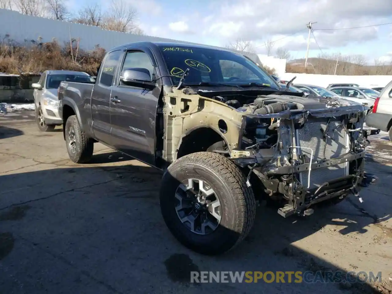 1 Photograph of a damaged car 5TFSZ5AN5LX221594 TOYOTA TACOMA 2020