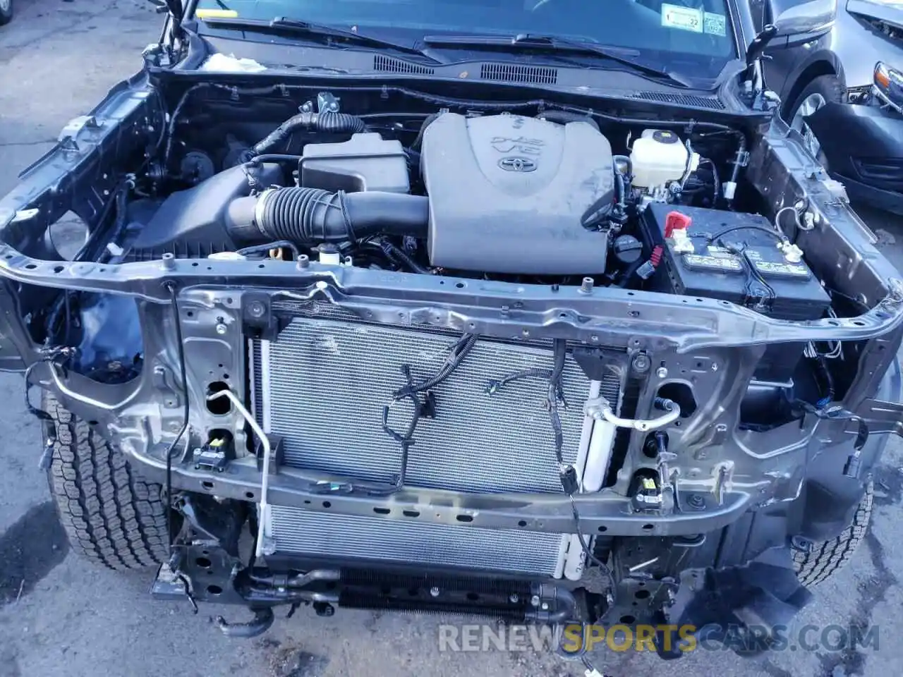 7 Photograph of a damaged car 5TFSZ5AN5LX221594 TOYOTA TACOMA 2020