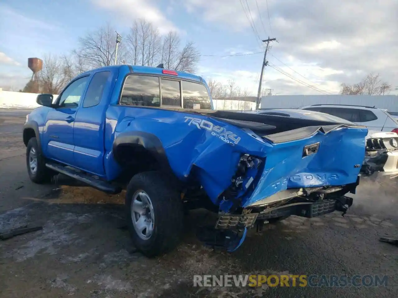 3 Photograph of a damaged car 5TFSZ5AN5LX225029 TOYOTA TACOMA 2020