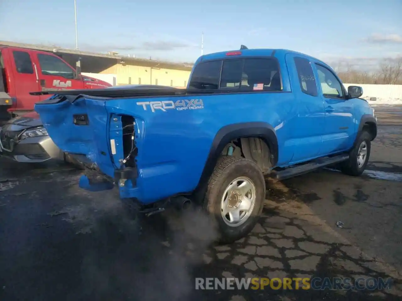 4 Photograph of a damaged car 5TFSZ5AN5LX225029 TOYOTA TACOMA 2020