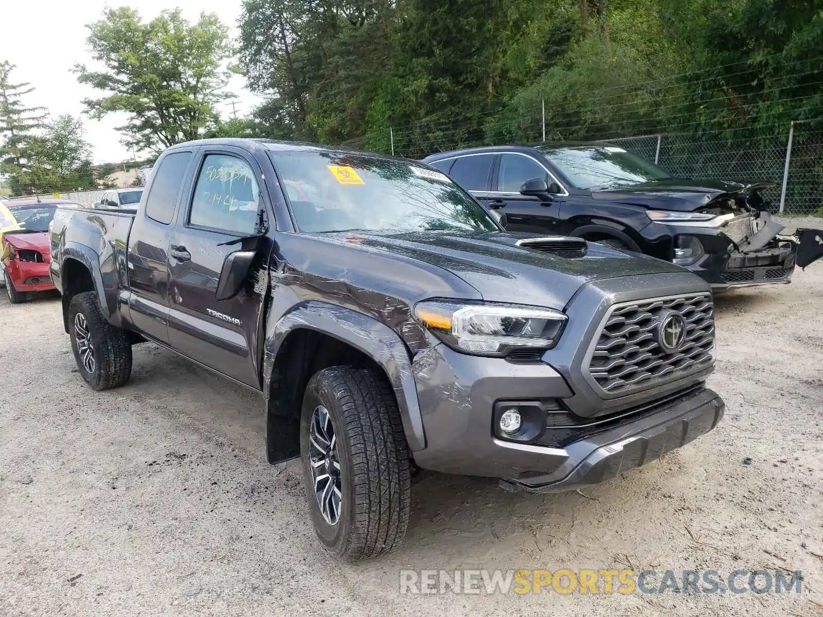 1 Photograph of a damaged car 5TFSZ5AN6LX211561 TOYOTA TACOMA 2020