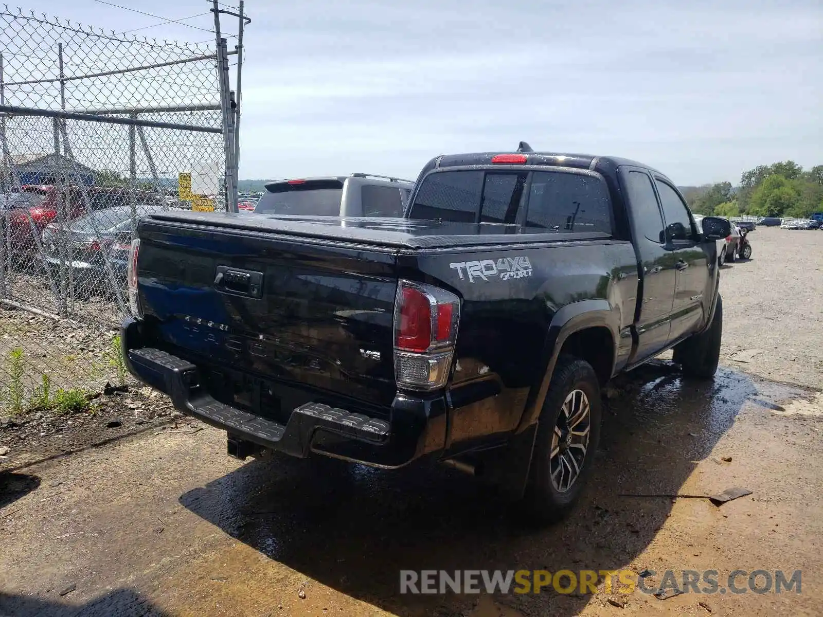 4 Photograph of a damaged car 5TFSZ5AN6LX215321 TOYOTA TACOMA 2020