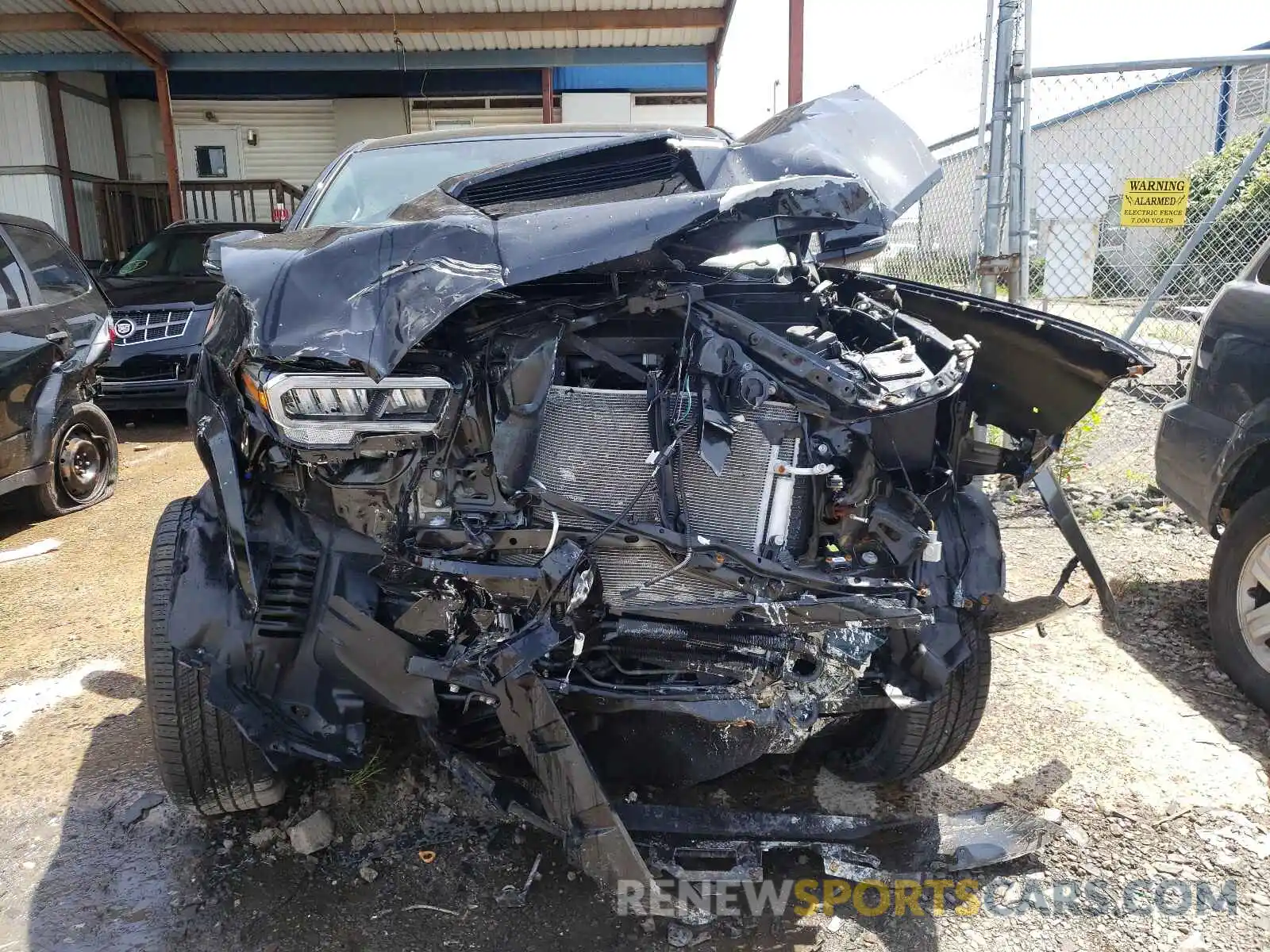 9 Photograph of a damaged car 5TFSZ5AN6LX215321 TOYOTA TACOMA 2020