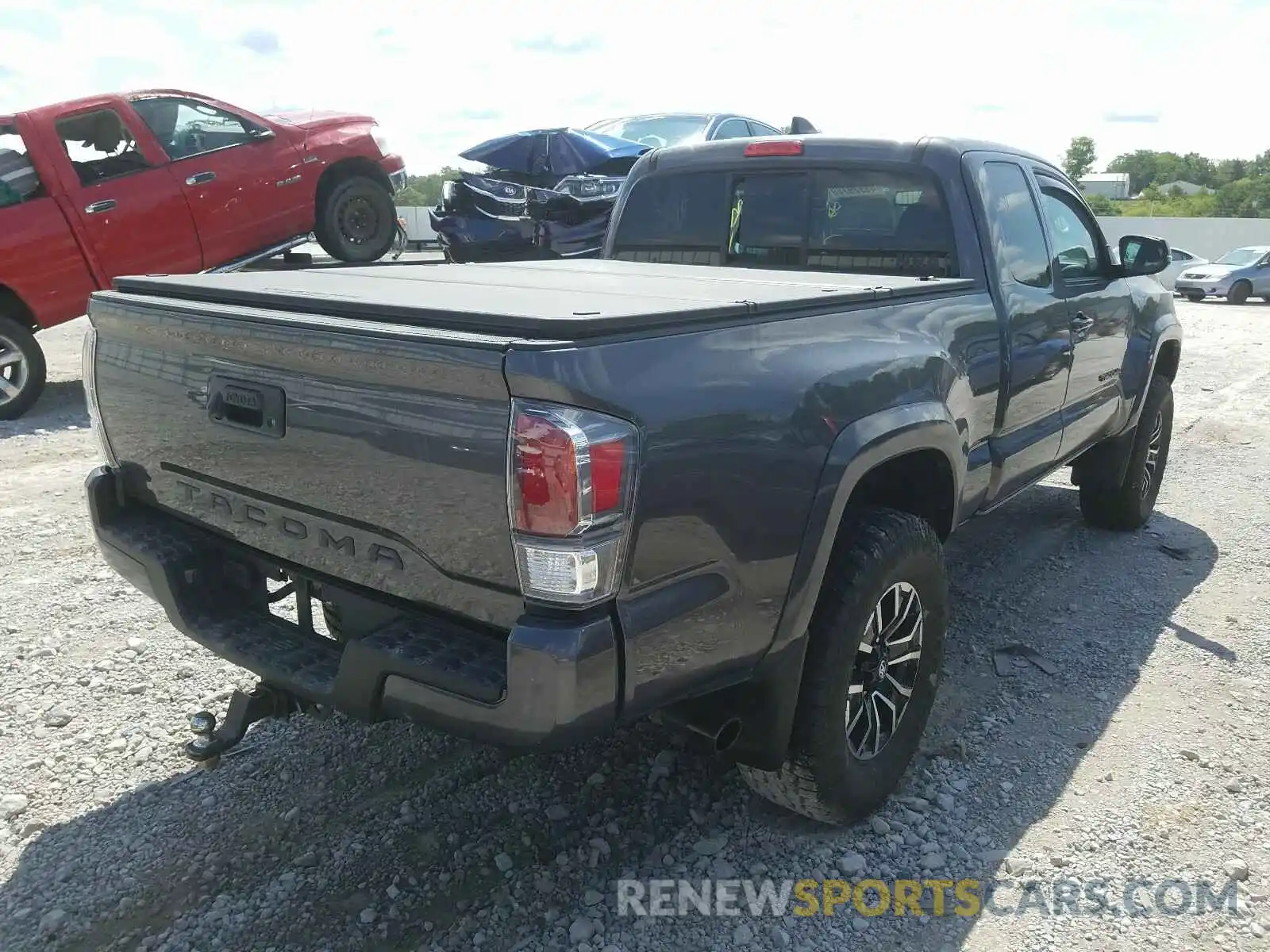 4 Photograph of a damaged car 5TFSZ5AN6LX216291 TOYOTA TACOMA 2020