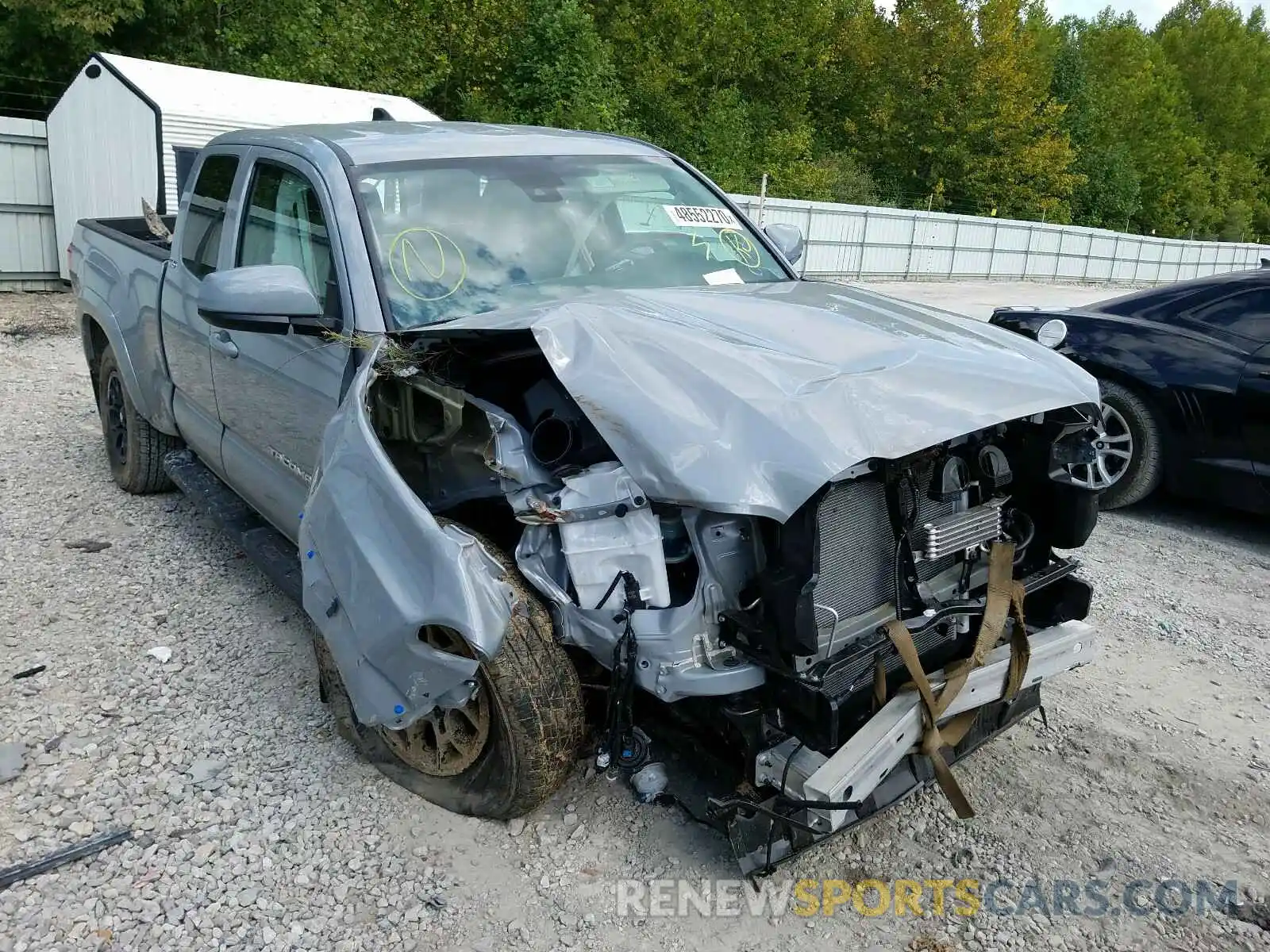 1 Photograph of a damaged car 5TFSZ5AN6LX221331 TOYOTA TACOMA 2020