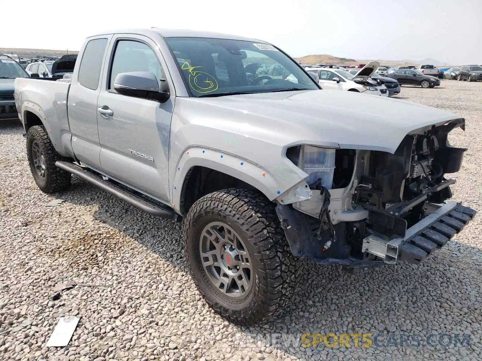 1 Photograph of a damaged car 5TFSZ5AN7LX220303 TOYOTA TACOMA 2020