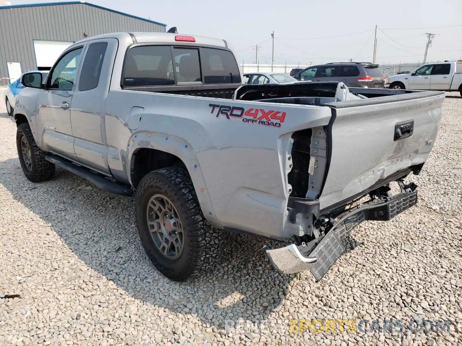 3 Photograph of a damaged car 5TFSZ5AN7LX220303 TOYOTA TACOMA 2020