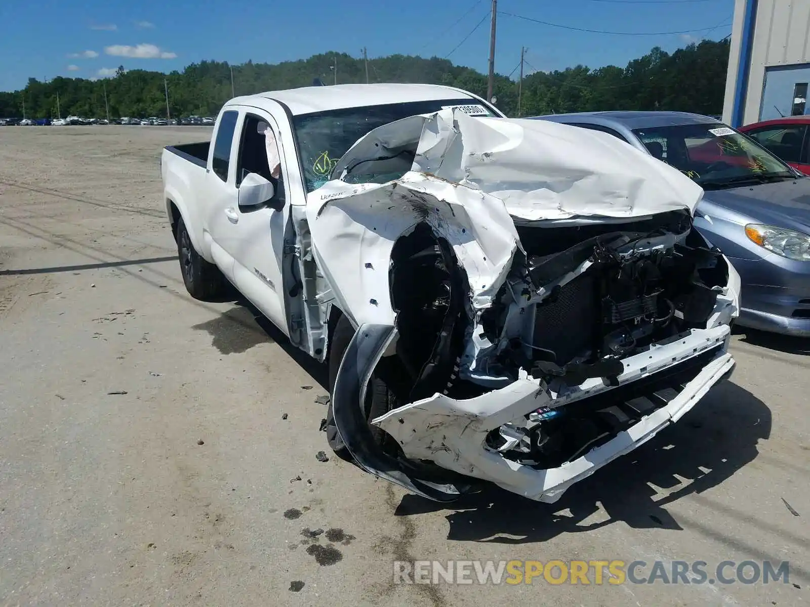 1 Photograph of a damaged car 5TFSZ5AN7LX221676 TOYOTA TACOMA 2020