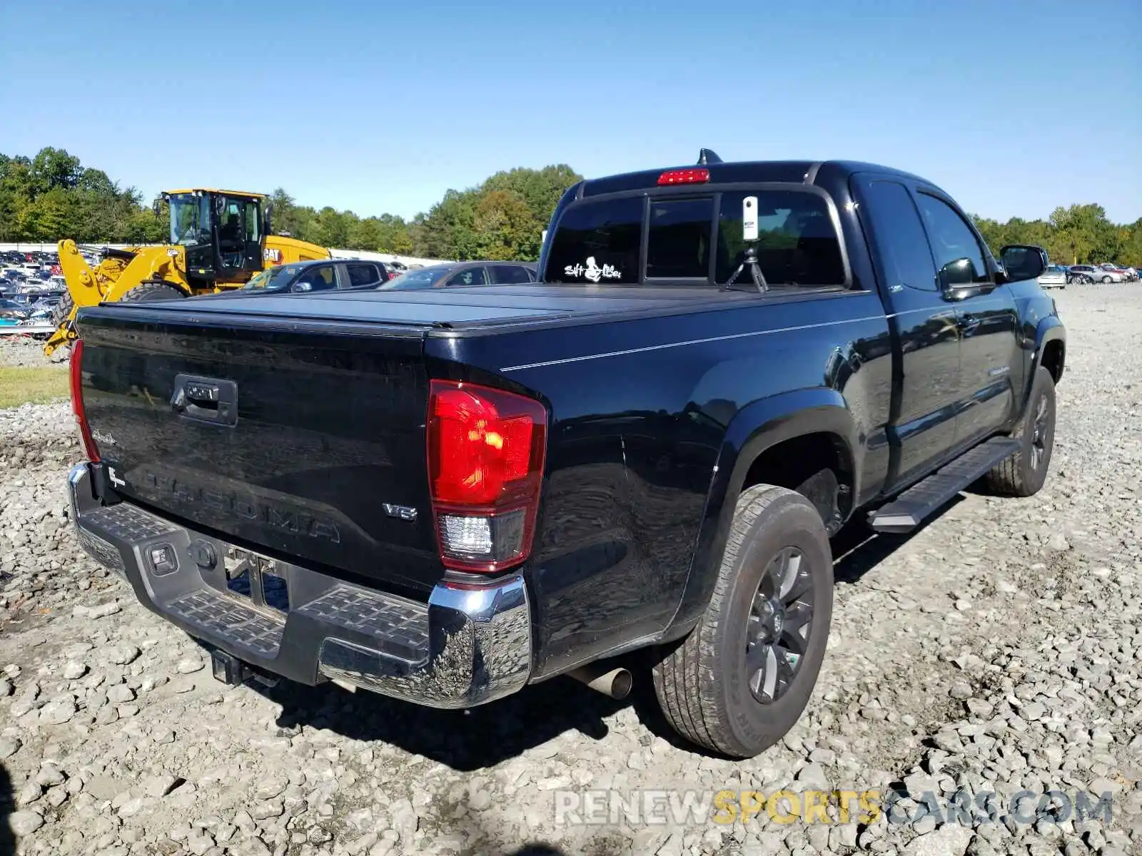 4 Photograph of a damaged car 5TFSZ5AN7LX222052 TOYOTA TACOMA 2020