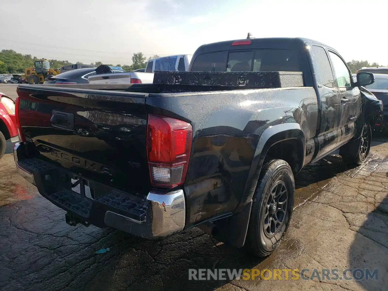 4 Photograph of a damaged car 5TFSZ5AN9LX232307 TOYOTA TACOMA 2020