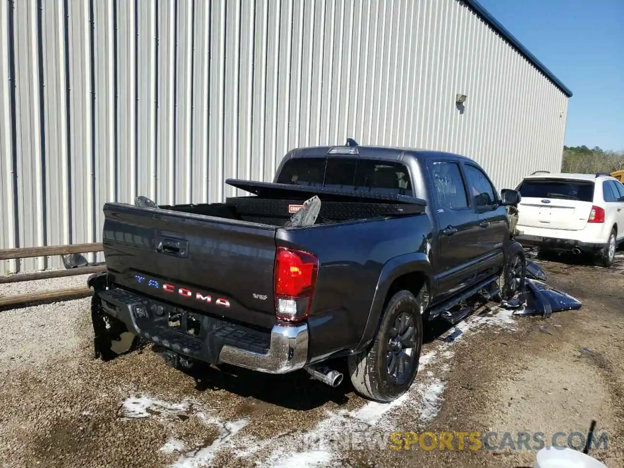 4 Photograph of a damaged car 3TMAZ5CN0MM141099 TOYOTA TACOMA 2021