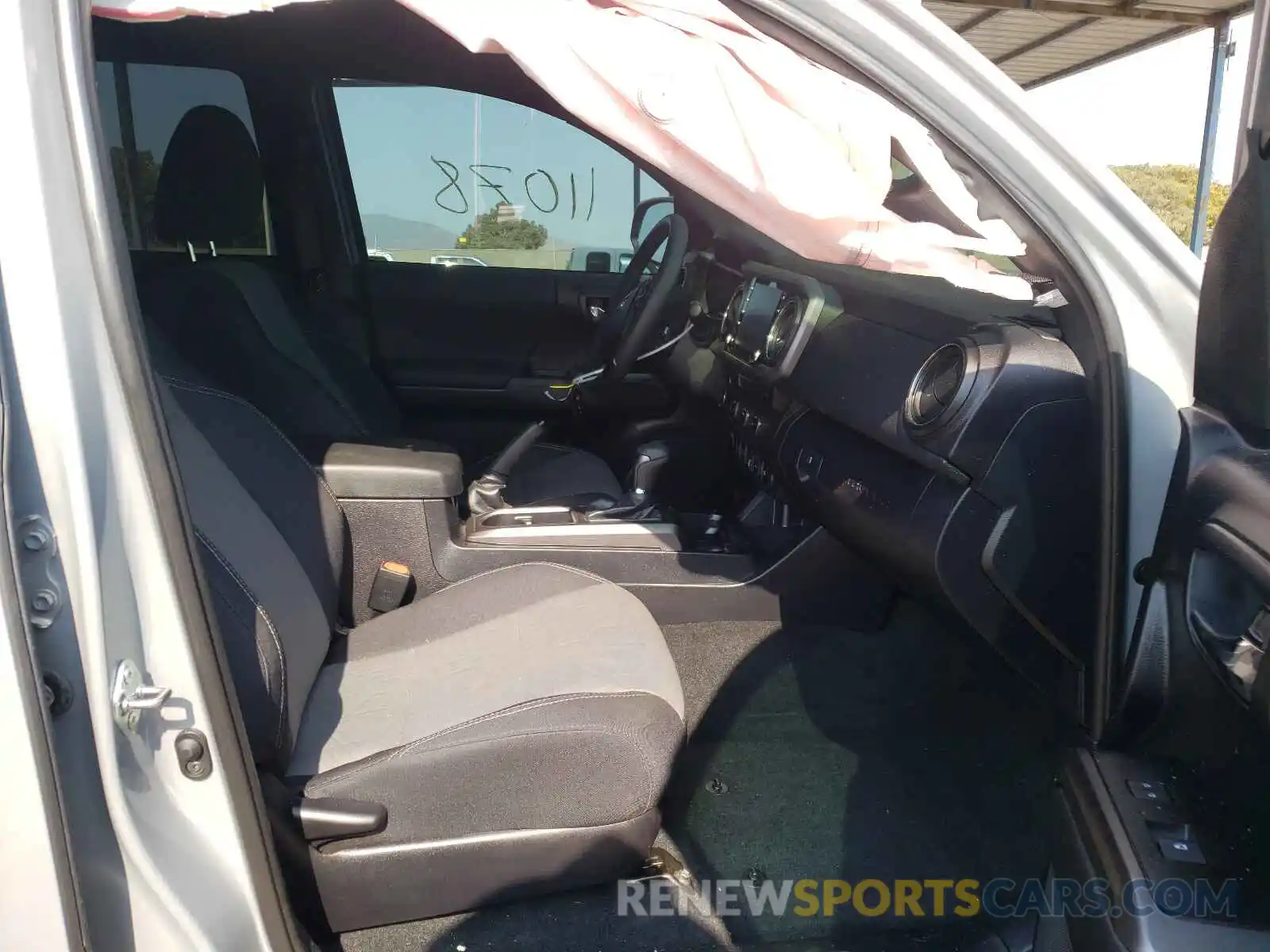 5 Photograph of a damaged car 3TMAZ5CN1MM143301 TOYOTA TACOMA 2021