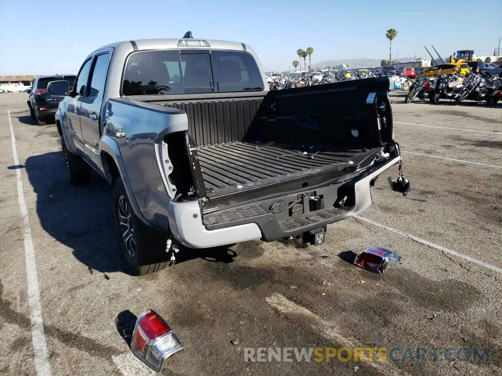 3 Photograph of a damaged car 3TMAZ5CN2MM140679 TOYOTA TACOMA 2021