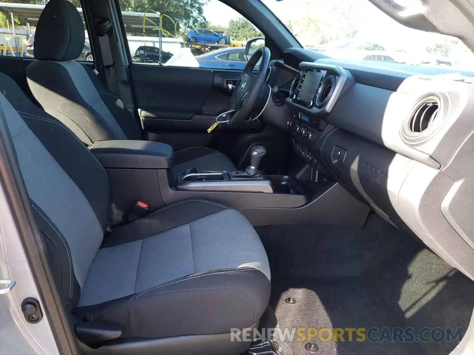 5 Photograph of a damaged car 3TMAZ5CN2MM140679 TOYOTA TACOMA 2021