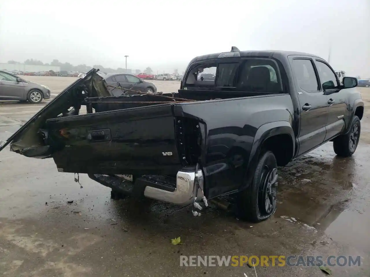 4 Photograph of a damaged car 3TMAZ5CN3MM142392 TOYOTA TACOMA 2021